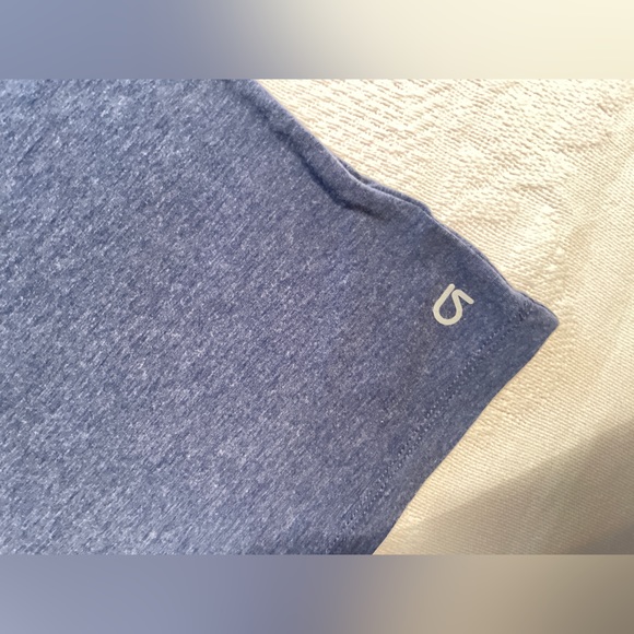 GAP Fit Blue Muscle Tank Size Medium - Picture 7 of 7